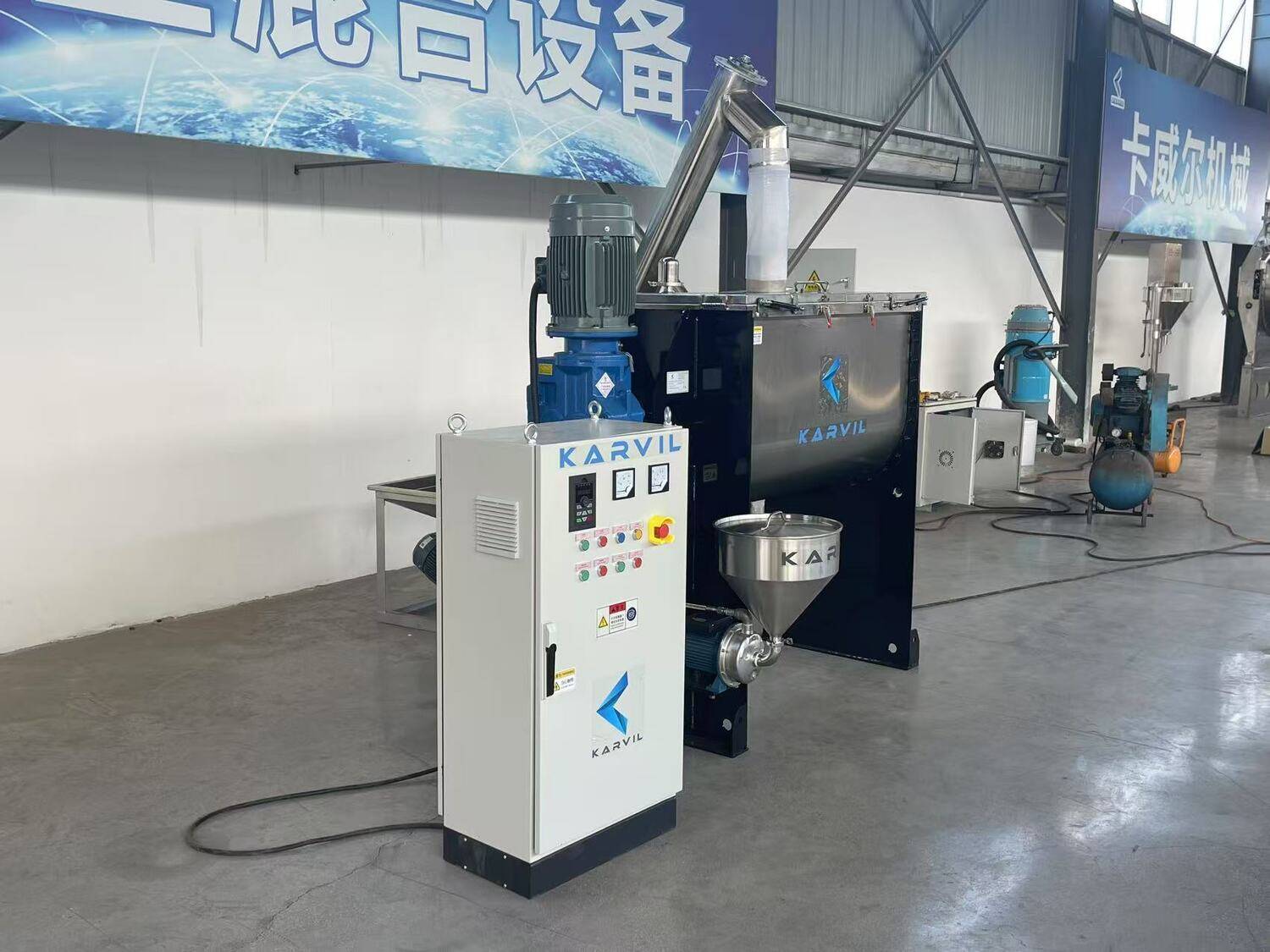 Ribbon-Mixer-With-Screw-Conveyor 