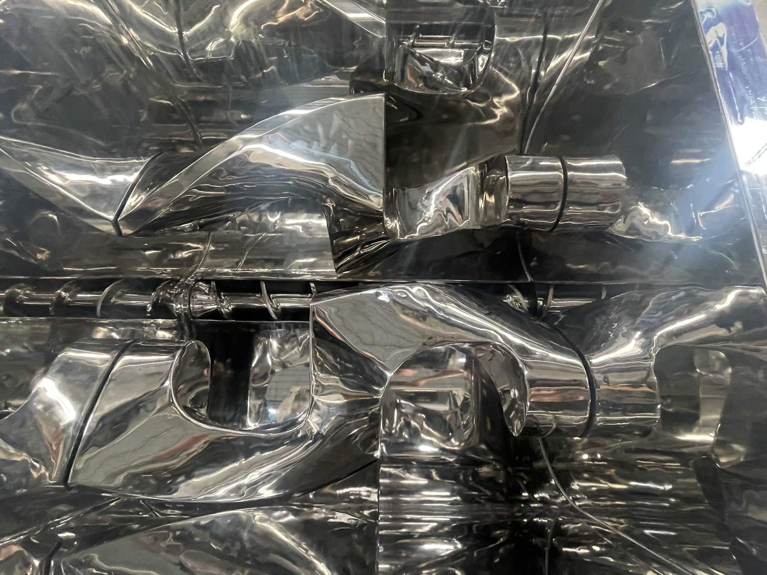 Sigma-Blade-Mixer-with-Screw-Entladung (4)